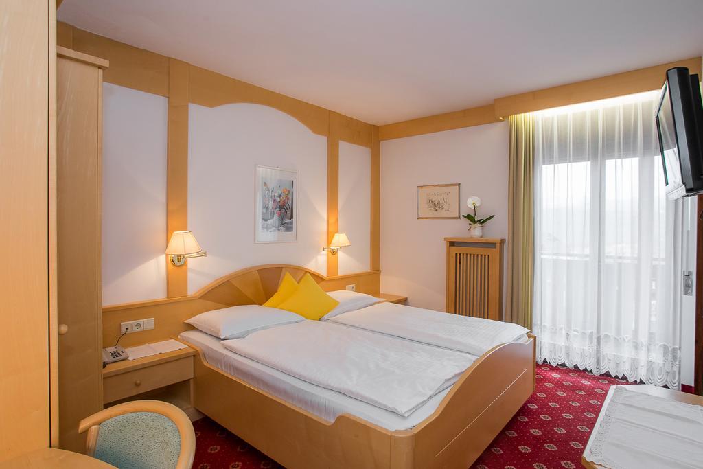 Hotel Alexandres Appiano Sulla Strada Del Vino Exterior photo